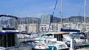 29 Toulon Son Port Et La Mairie